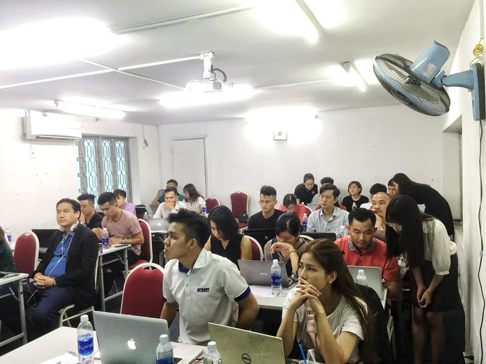 GIẢI BÀI TOÁN DOANH SỐ CỦA DOANH NGHIỆP NHỜ VIRAL CHATBOT – HANA